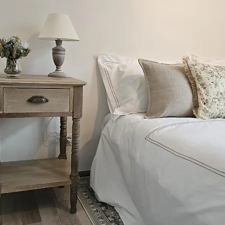 Scone - Guestroom - Centre Of In Calm Area Brujas